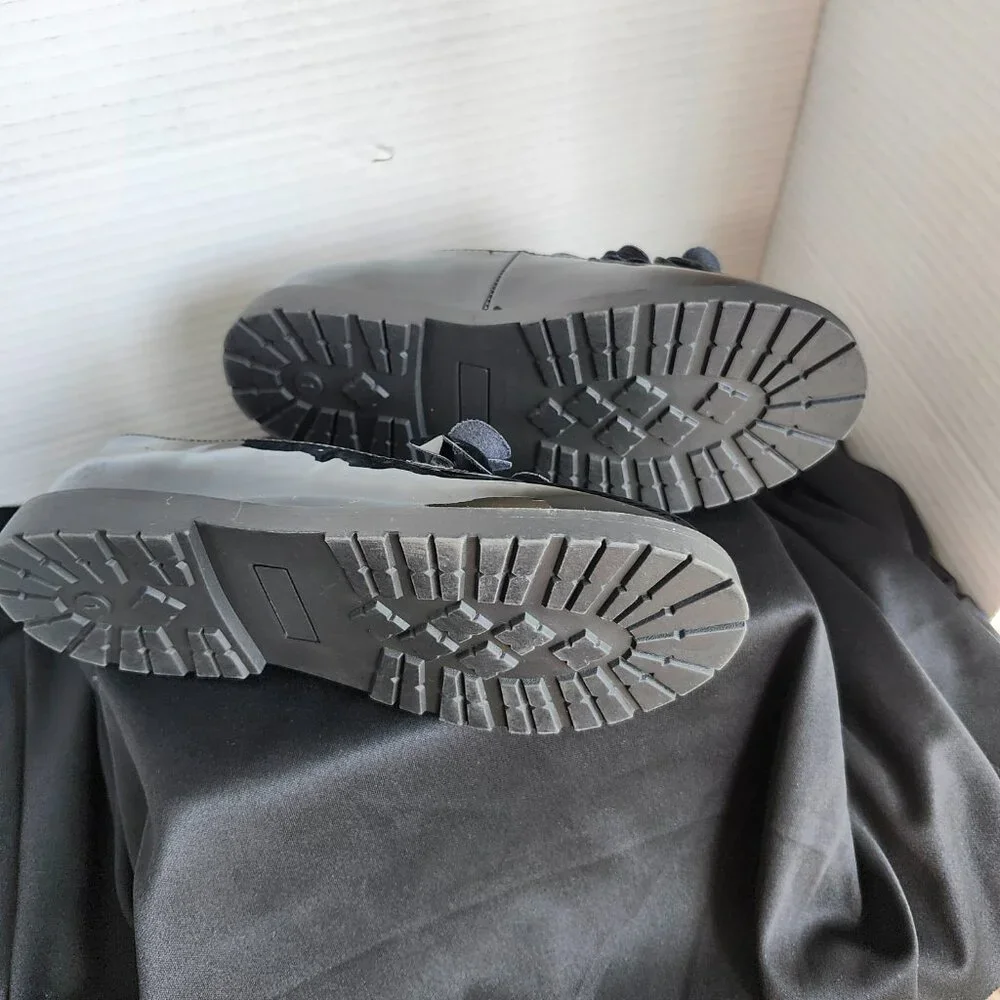NORDSTROM Kids Katie Black Patent Leather Loafers, Size One Medium.